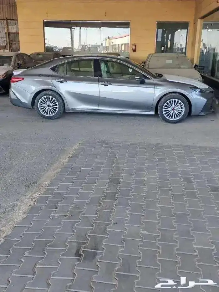 كامري E PLUS هايبرد سعودي 2025 متوفر لدى الحسن 5