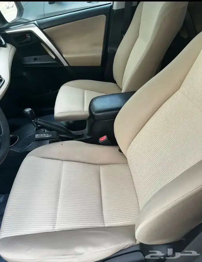 سيارة تويوتا رافور 0