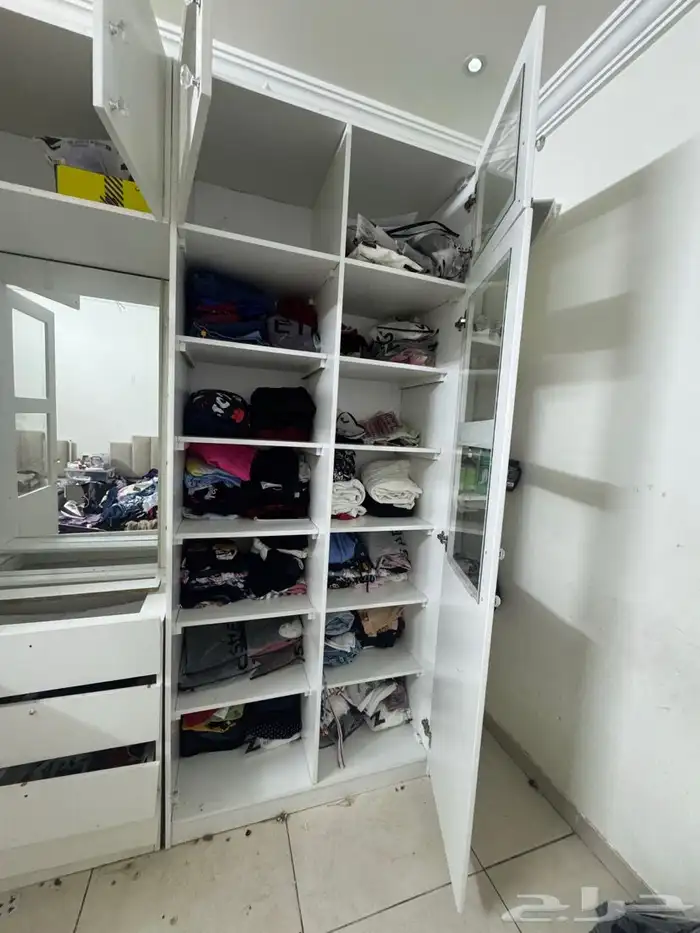 دولاب مقسم ومرتب 1