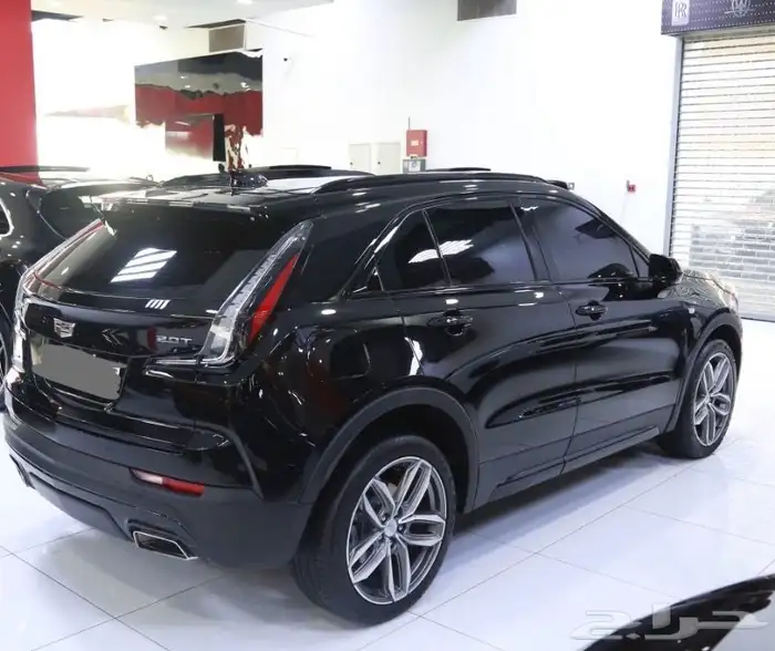 كاديلاك XT4 Sport 2019   Black on Black 1