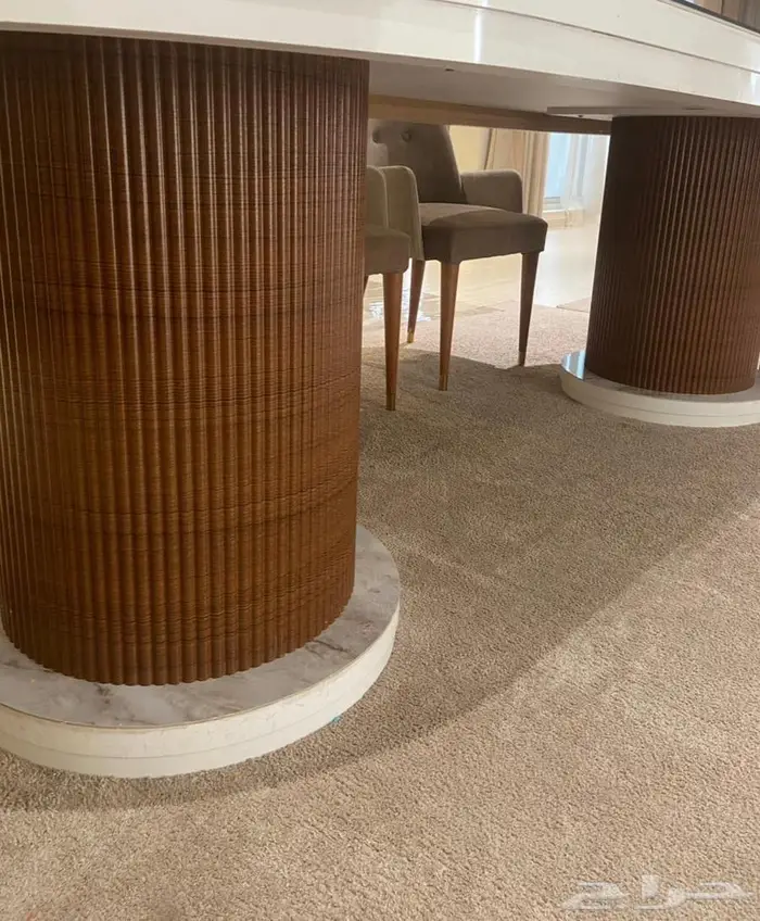 طاولة طعام شبه جديدة 3