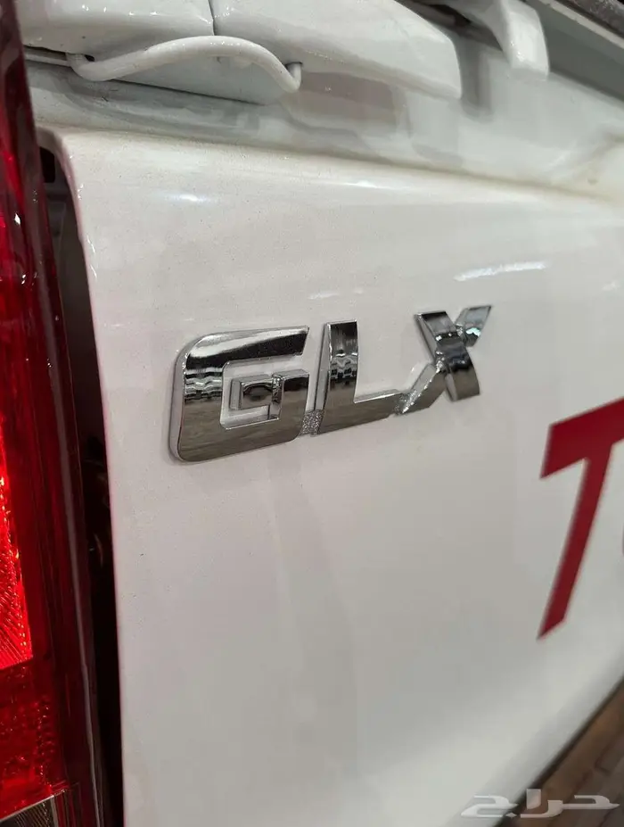 هايلوكس GLX بنزين 2024 سعودي 7