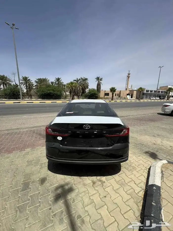 تويوتا كامري E ستاندر بنزين 2025 بالنقد والتقسيط 3
