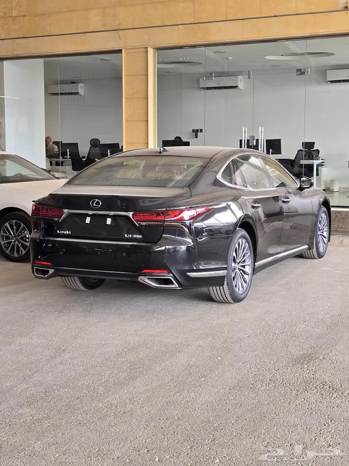 لكزس LS 350 فئة AA خليجي 2025 متوفر لدى الحسن 2