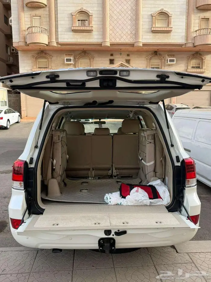 لاندكروزر جي اكس ار 1 المطور 2020 ديزل 12