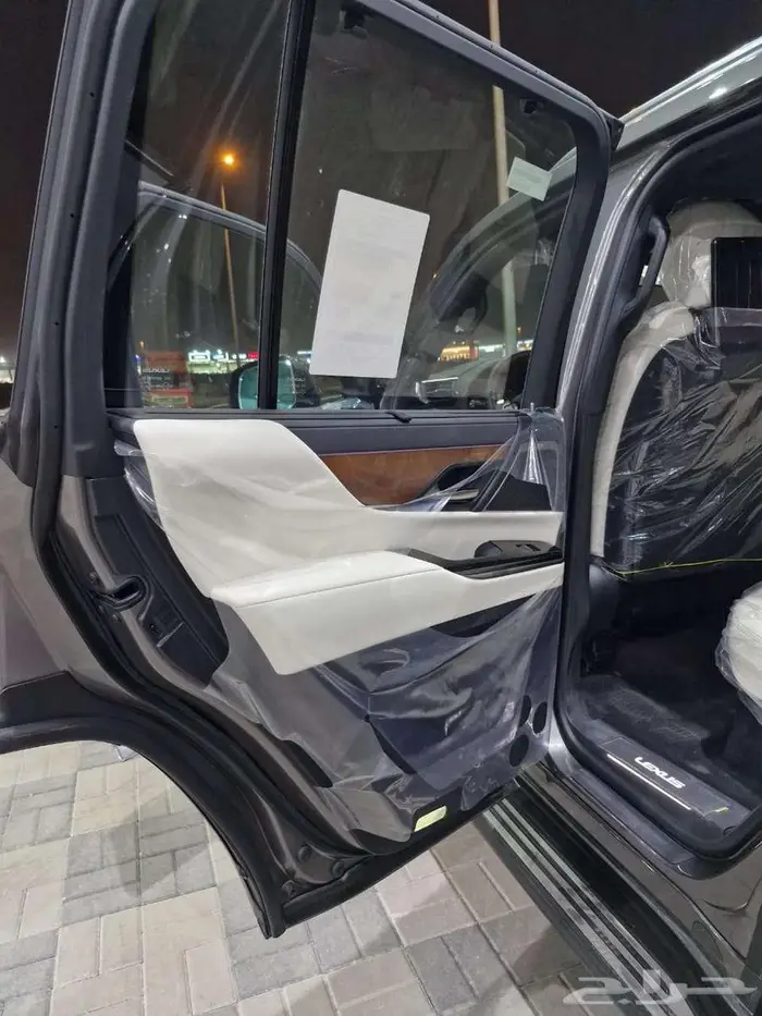 لكزس LX600 BB فل كامل 2025 12