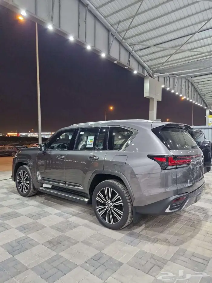 لكزس LX600 BB فل كامل 2025 3