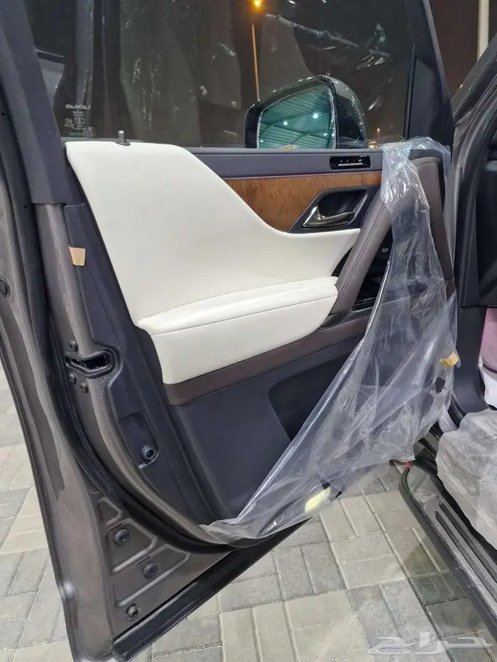 لكزس LX600 BB فل كامل 2025 7