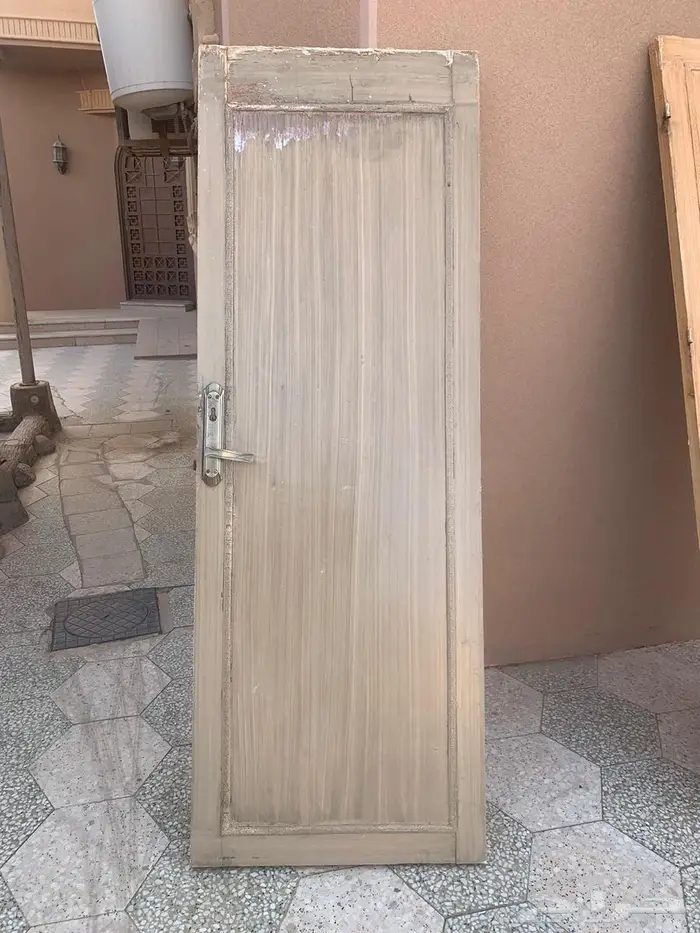 خمس ابواب للبيع خشب بسعر مناسب جدا 1