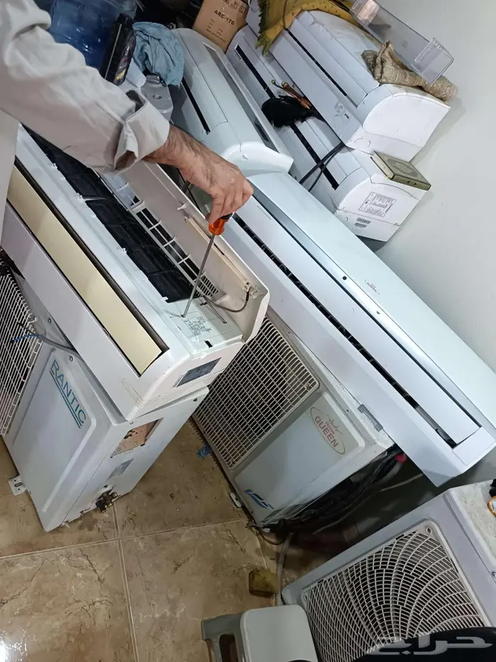 فني تكييف في شقراء صيانه وتركيب المكيفات 0