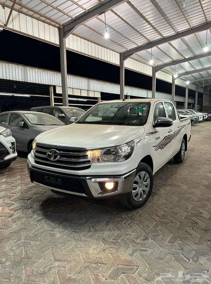 هايلوكس GLX بنزين 2024 سعودي 1