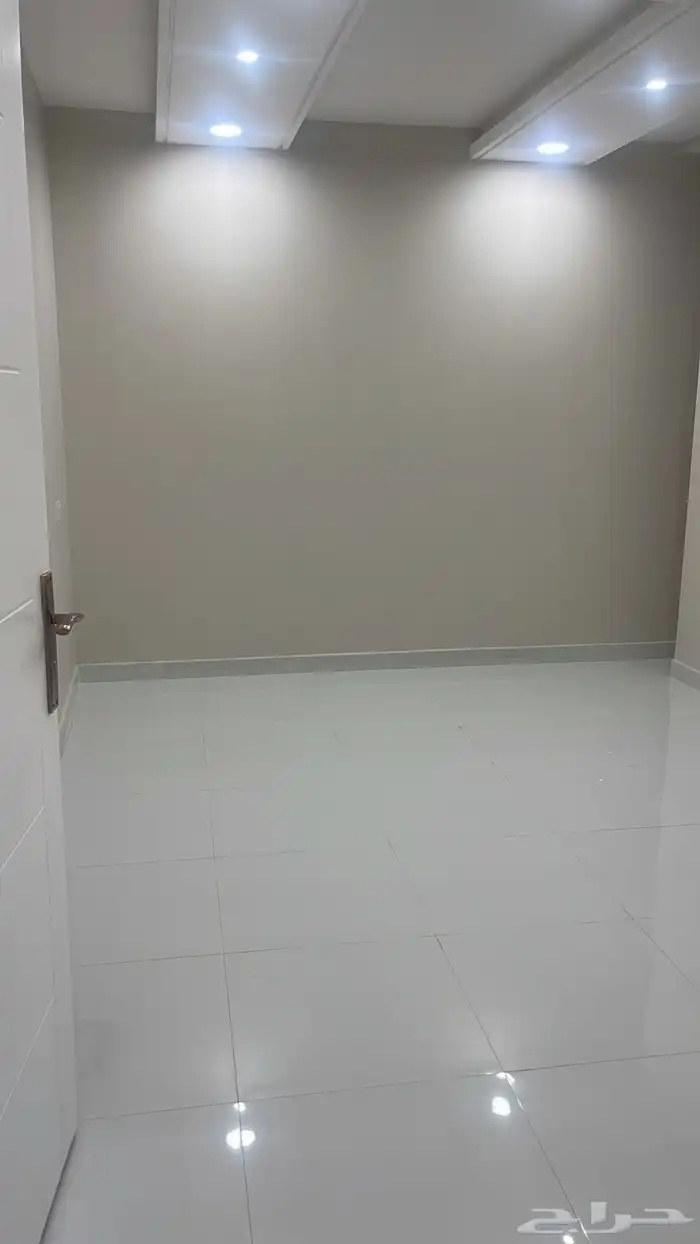 شقه للايجار في حي العارض 7