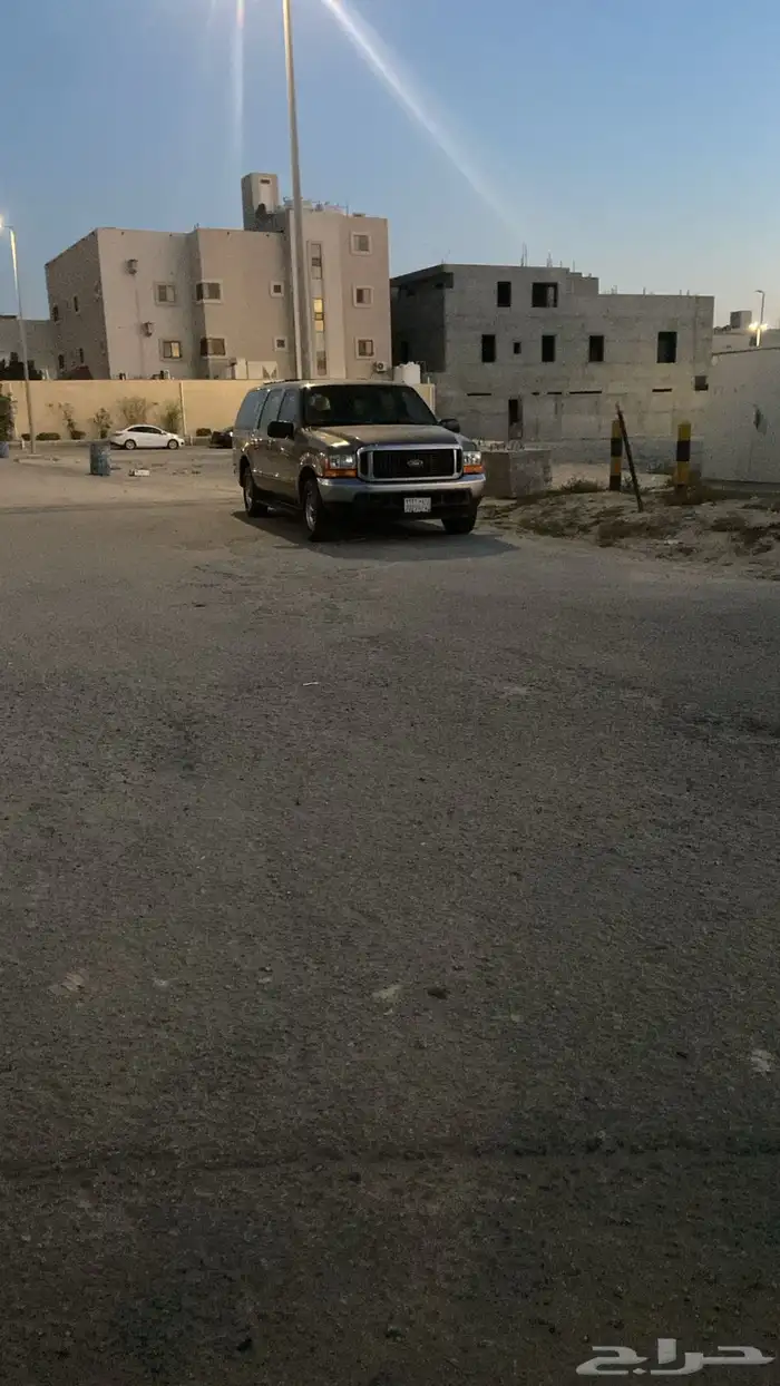 فورد اكسكيرجن مديل 2000 4
