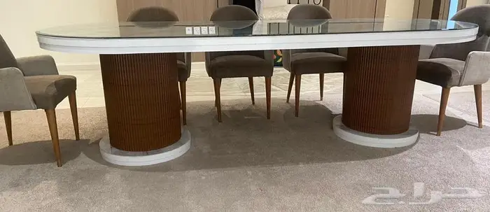طاولة طعام 10 كراسي نظيفة 0