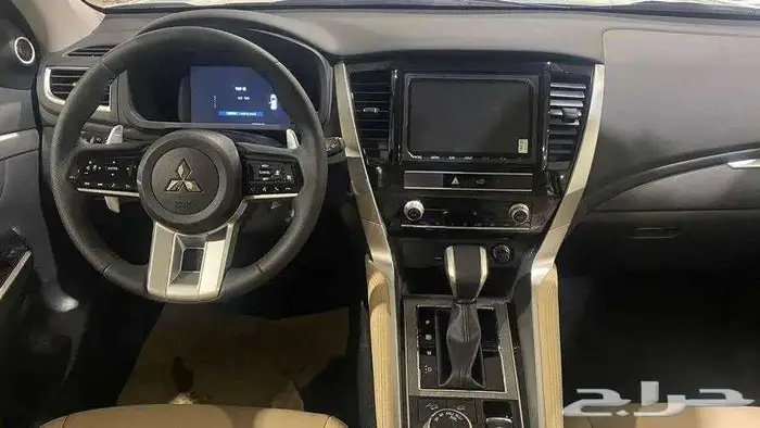 ميتسوبيشي مونتيرو فل بريميوم موديل 2025 بنزين 9