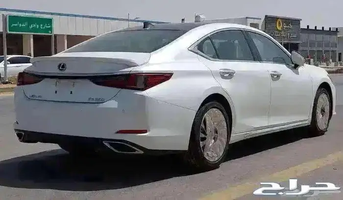 لكزس ES350 نص فل بريمي 2025 للكاش والاقساط 4