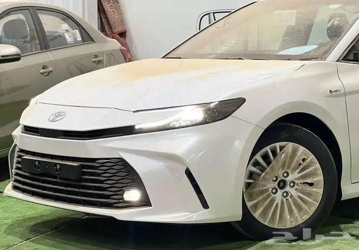 تويوتا كامري E PLUS هايبرد سعودي 2025 اصدار لوحات فوري 10