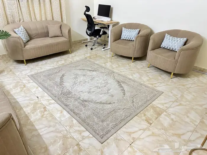 كنب نظيف مع فرشه 0