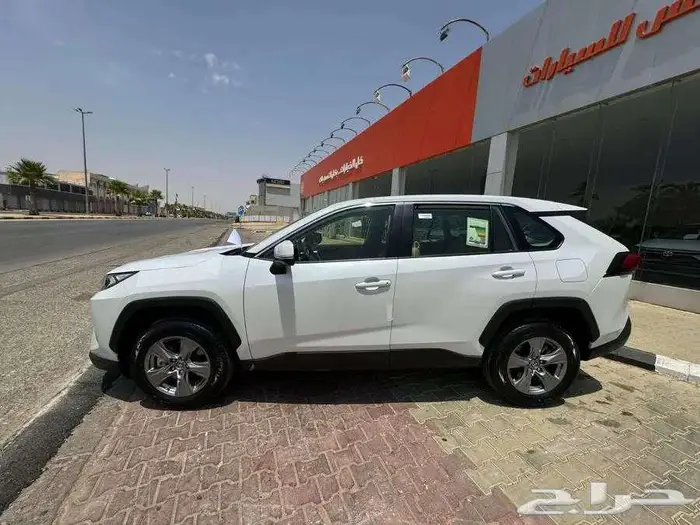 تويوتا راف فور LE بنزين دفع رباعي 2025 2