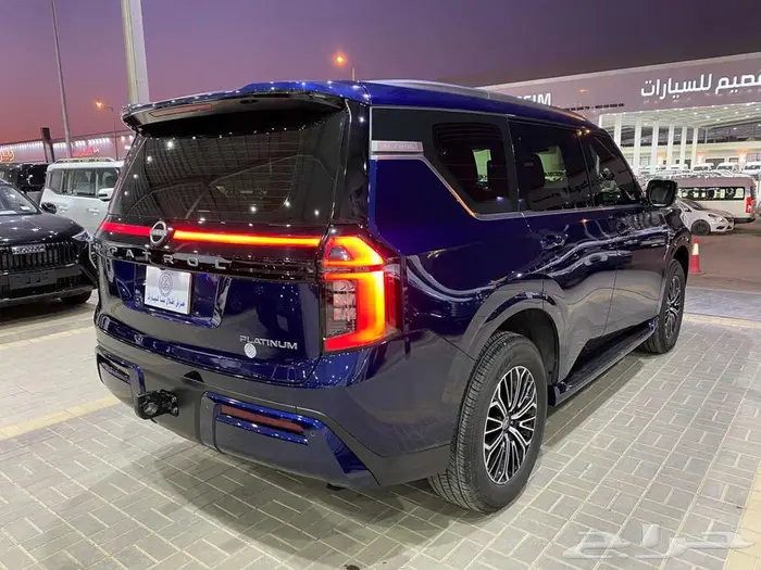 نيسان باترول بلاتنيوم 2025 ازرق غامق سعودي ماشيه 7500كم 8