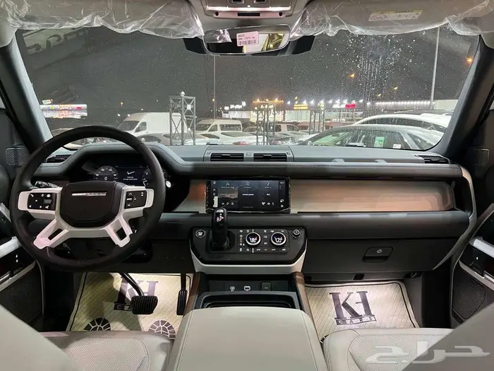 لاند روفر ديفيندر SE300 Lموديل 2025 كاش و اقساط 10