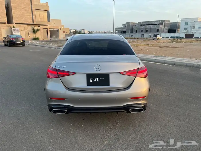مرسيدس C 2024 AMG لون داخلي جملي وأسود ممشى قليل بودي وكالة 5