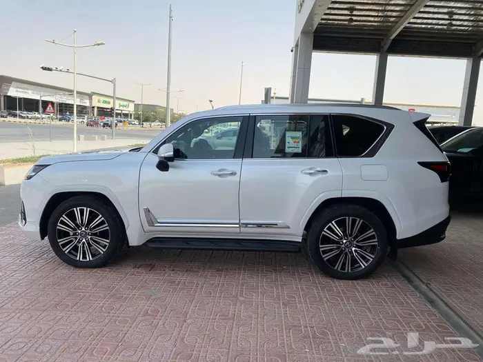 لكزس LX600 BB موديل 2024 - خليجي. 4