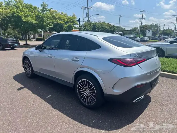 مرسيدس GLC300 2024 بحالة الجديد ومواصفات عالية 4