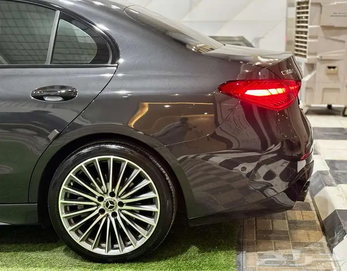 مرسيدس C300 4Matic AMG Line 2022 8