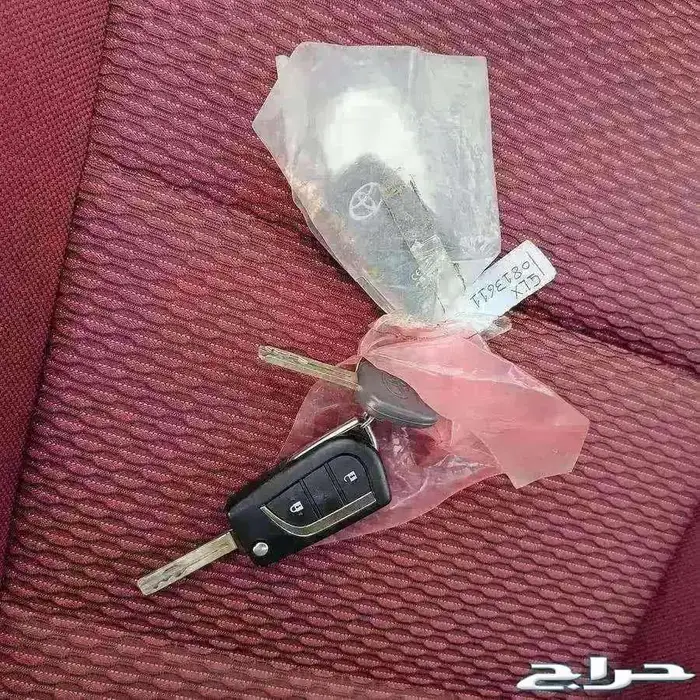هايلكس غمارة GLX بنزين فل كامل موديل 2024 15