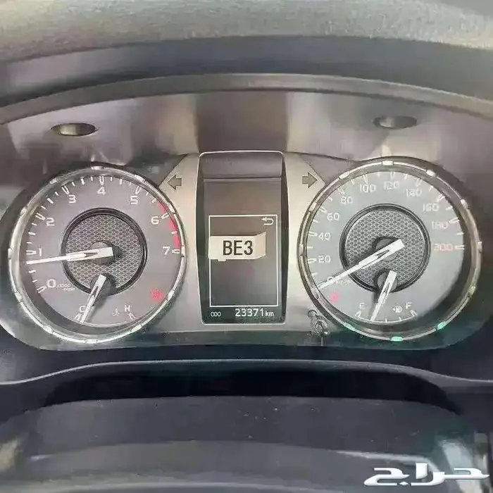 هايلكس غمارة GLX بنزين فل كامل موديل 2024 11