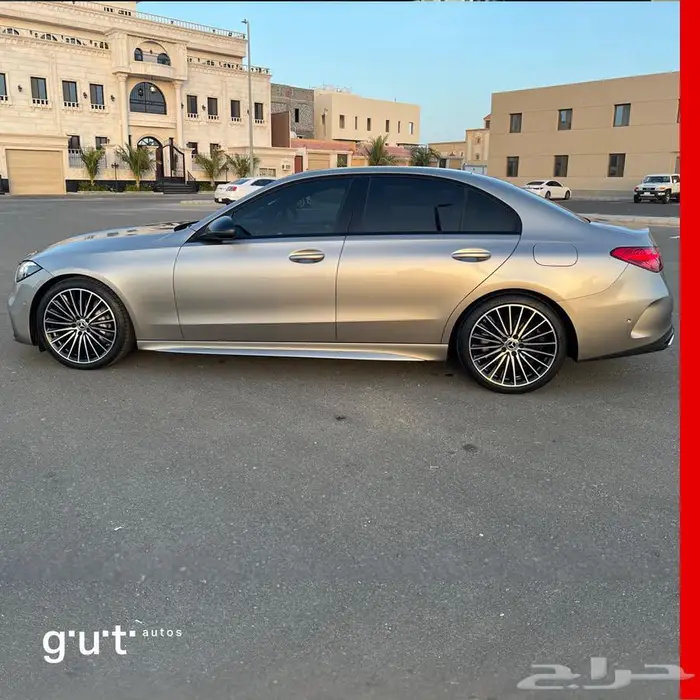 مرسيدس C 2024 AMG لون داخلي جملي وأسود ممشى قليل بودي وكالة 1