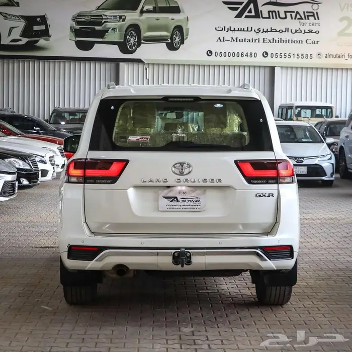تويوتا لاندكروزر GXR L4 موديل 2023 14