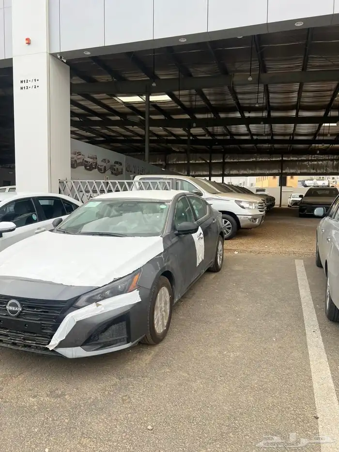 الاتيما 2025 استاندر لون رمادي بطاقة جمركية سعر 105كاش وبنك 11