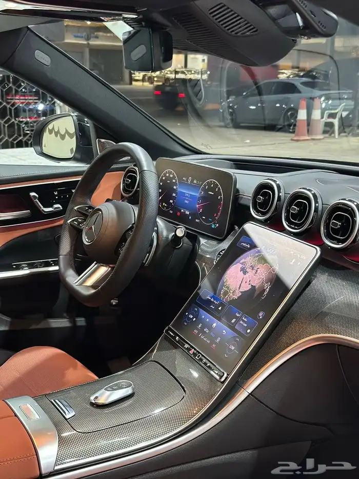 مرسيدس C300 AMG 2024 فل كامل . رصد الفخامة 18