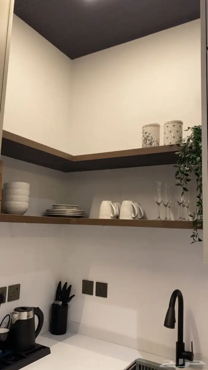 شقة سكنيه جديدة مفروشه للايجار السنوي برج جلامور 5 4