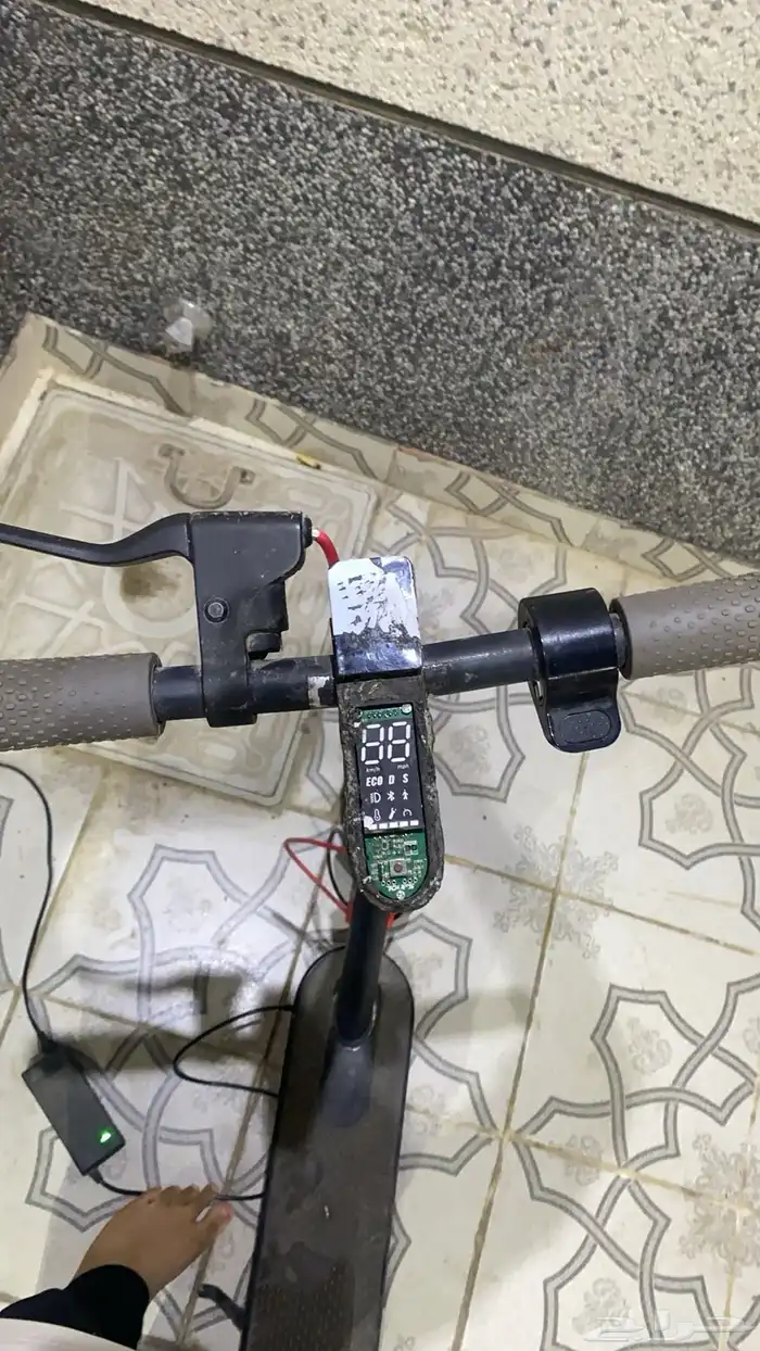 سكوتر للبيع أطفئ يشتغل مع الشاحن على السوم 4