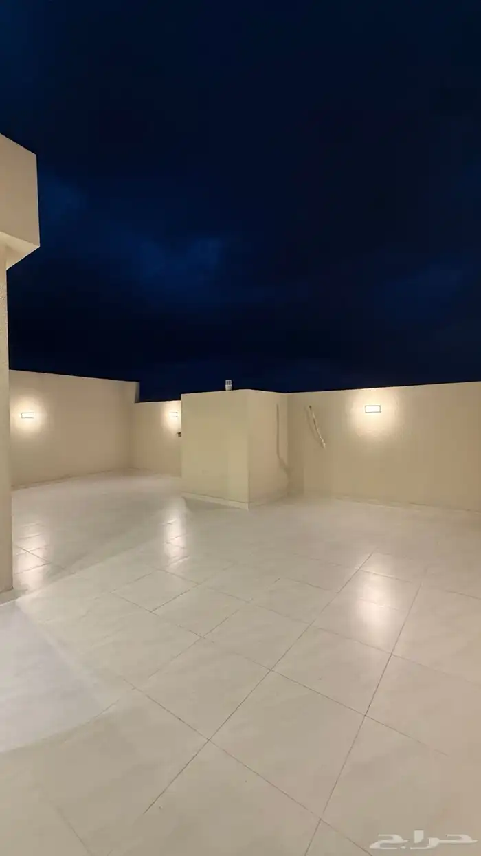 للبيع ادوار ارضيه. وروفات علويه بالقرب من مطار ابها الدولي 71