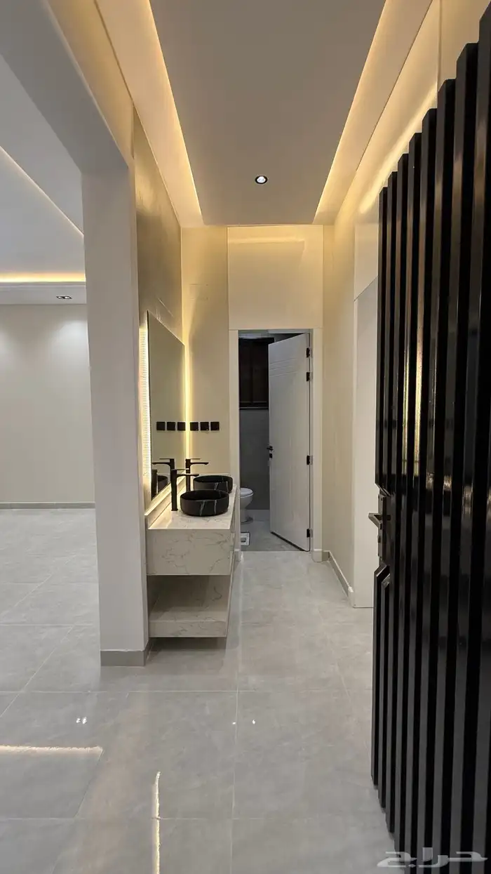للبيع ادوار ارضيه. وروفات علويه بالقرب من مطار ابها الدولي 37