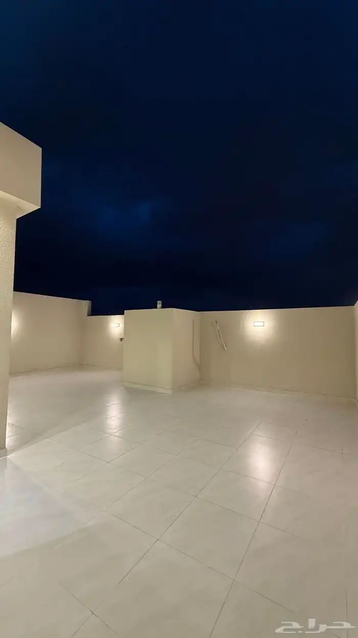 للبيع ادوار ارضيه. وروفات علويه بالقرب من مطار ابها الدولي 73