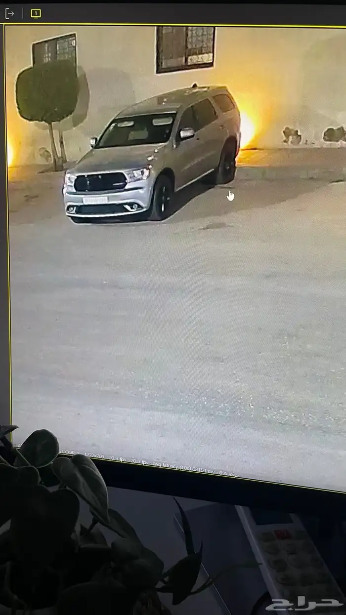 يوجد لدي جيب دوج درانجو. مديل 2014 ماشي 323الف نظيف جدا 10