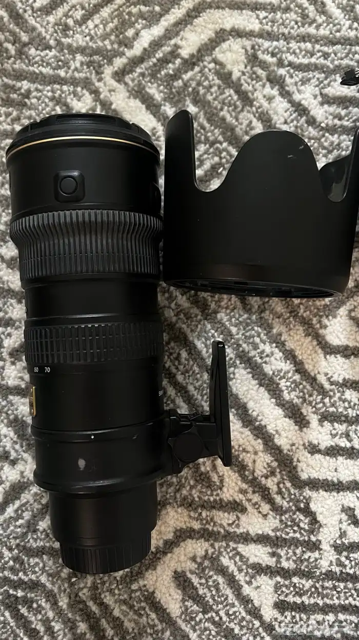كاميرا نيكون D4 Nikon   4 عدسات من ضمنها 70-200 4