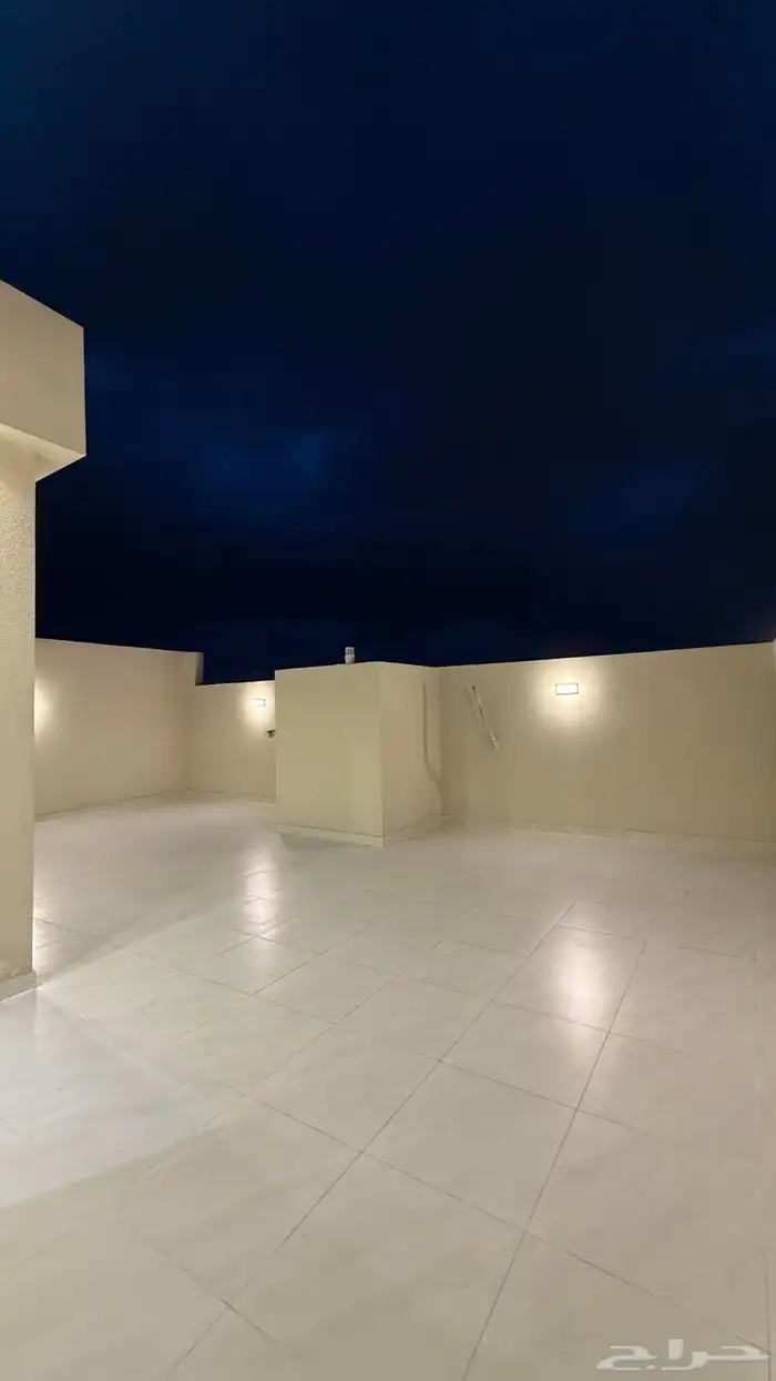 للبيع ادوار ارضيه. وروفات علويه بالقرب من مطار ابها الدولي 70