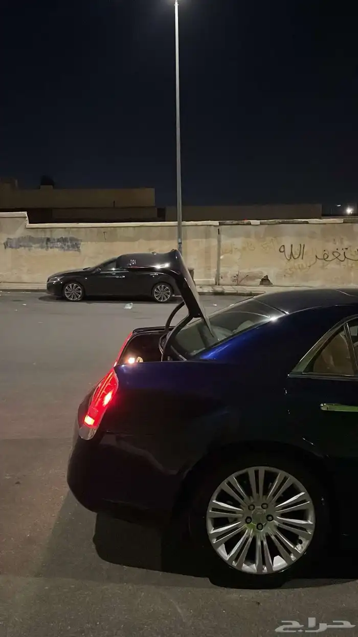 للبيع كرايسلر 2014 هيمي 5.7 16