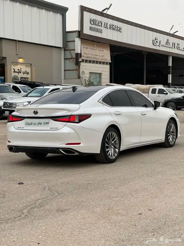 لكزس ES350. 2019 5