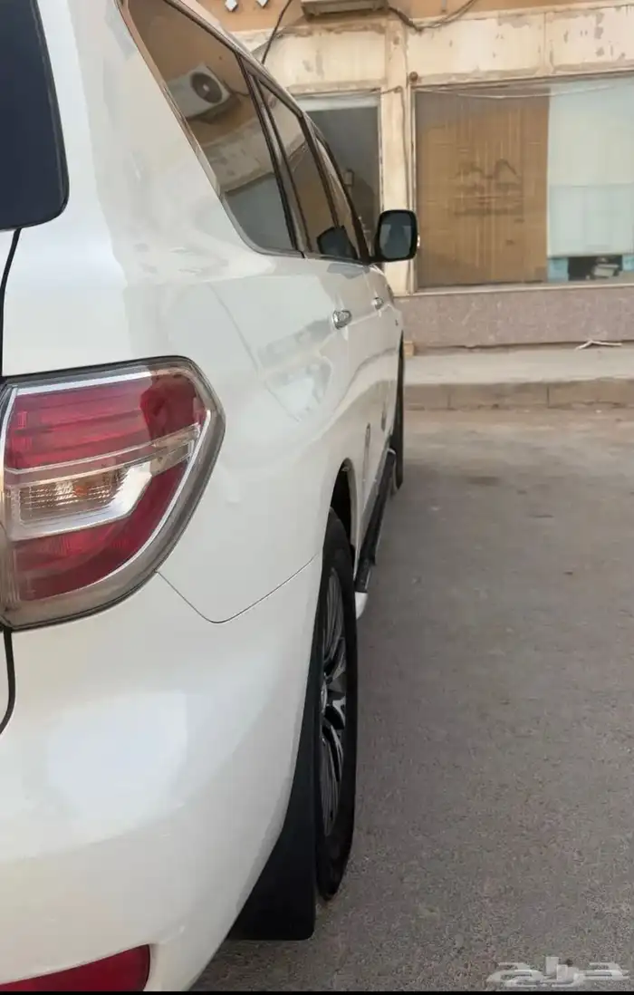 للبيع جيب نيسان 2012 مكينه 400 12