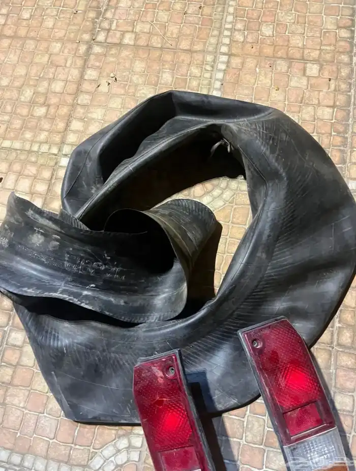 قطع غيار جيب ربع تيوتا مرتبه خلفيه اصطبات لصتك وحامل اكواب 2