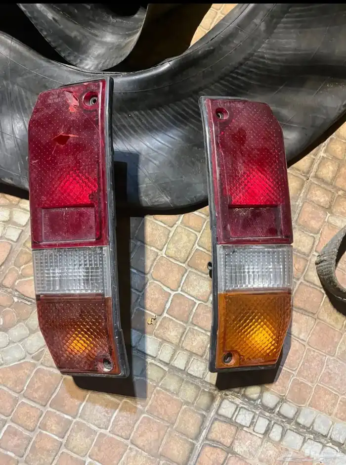 قطع غيار جيب ربع تيوتا مرتبه خلفيه اصطبات لصتك وحامل اكواب 3
