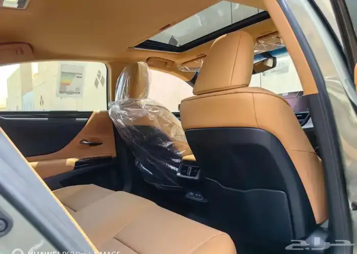 لكزس ES250 AA 2024 17
