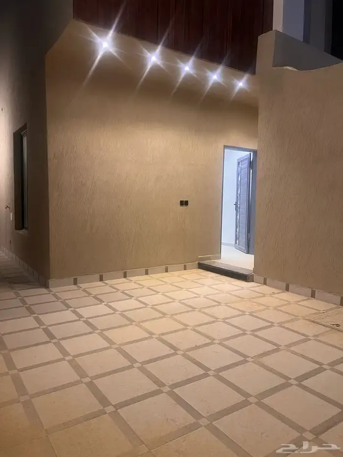 للبيع دور ارضي مميز بحي طويق 2